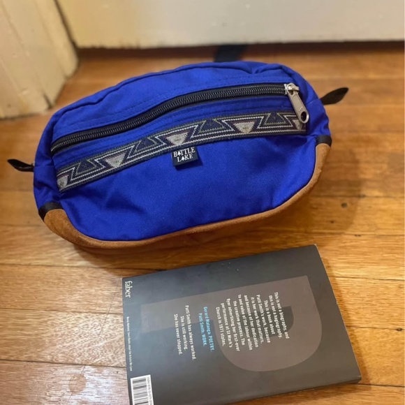 Large Fanny Pack/ belt bag w/leather bottom. - Picture 4 of 4